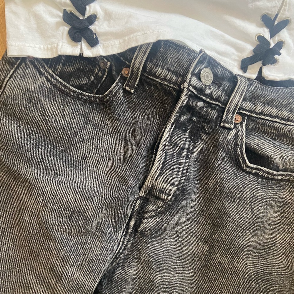 Levi’s® Wedgie, Distressed Black, Size 26